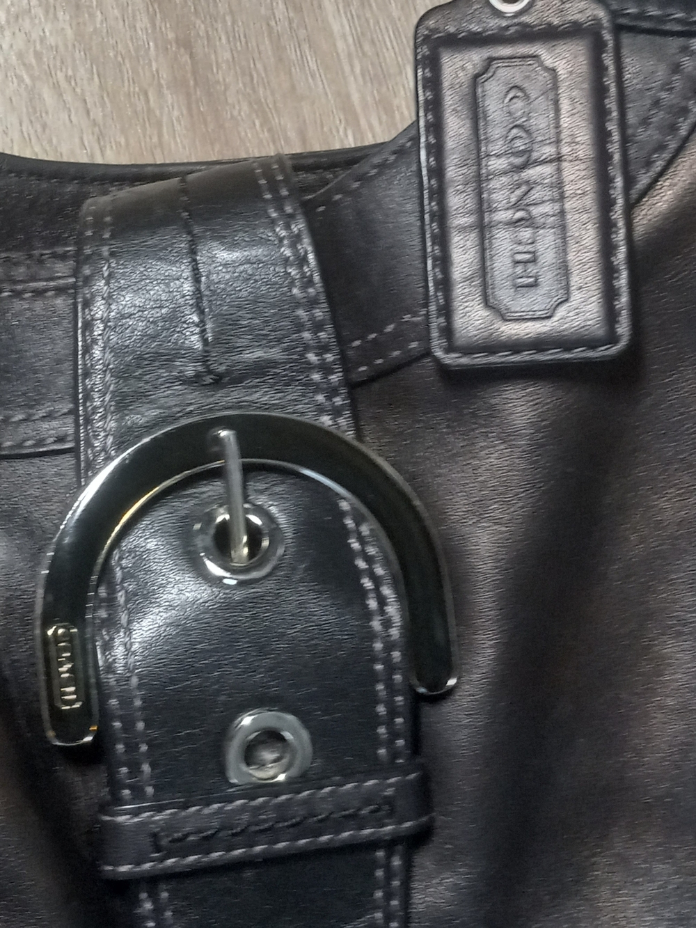 COACH Black Leather Shoulder Bag with Signature Tag - Picture 2 of 13